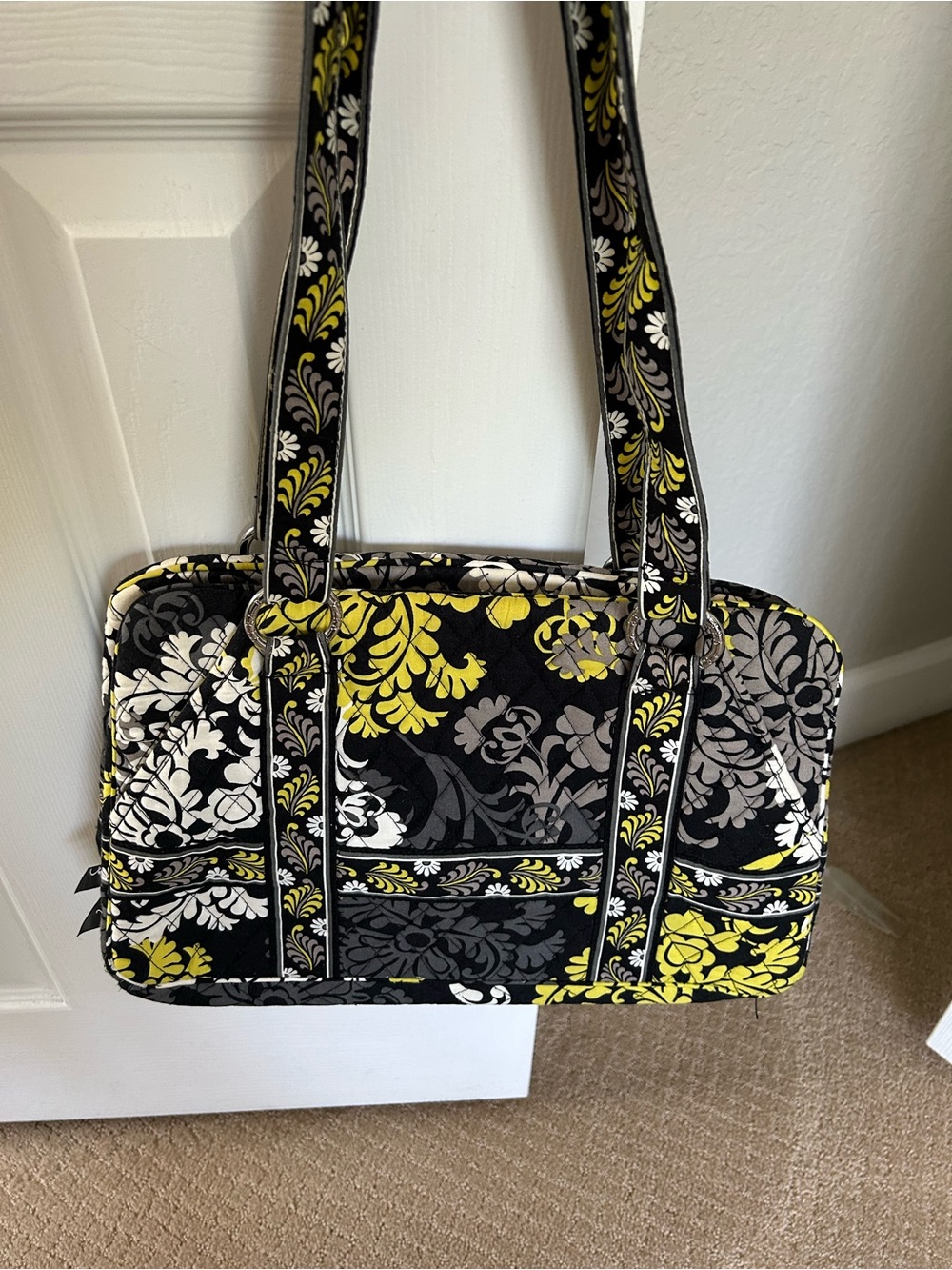 NWOT- Vera Bradley- RETIRED- Baroque pattern Shoulder Bag w/zipper